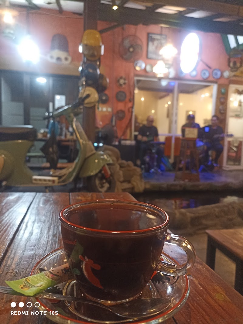 Grandfather Coffeeshop - Ryan Pratama