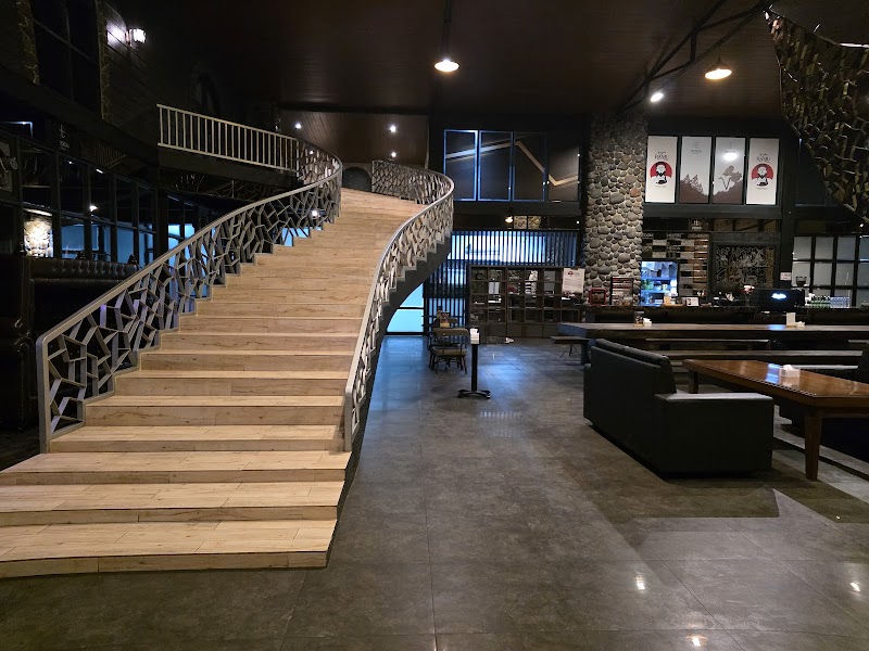 Hedon Estate | Kitchen & Lounge - Ryan Pratama