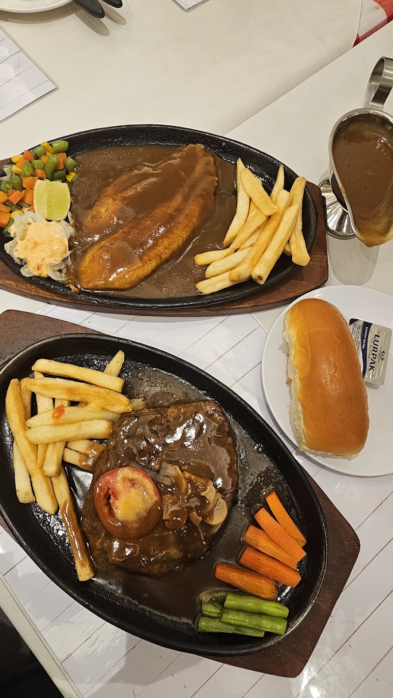 Bon Ami Restaurant - Kombes Pol. M. Duryat - Ryan Pratama