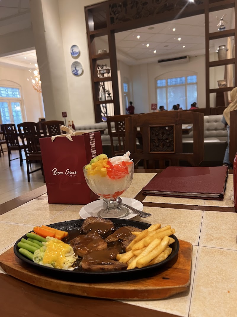 Bon Ami Restaurant - Kombes Pol. M. Duryat - Ryan Pratama