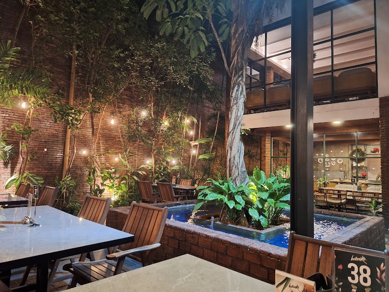 Botanika - Kertajaya Indah 11 - Ryan Pratama Botanika - Kertajaya Indah - Ryan Pratama