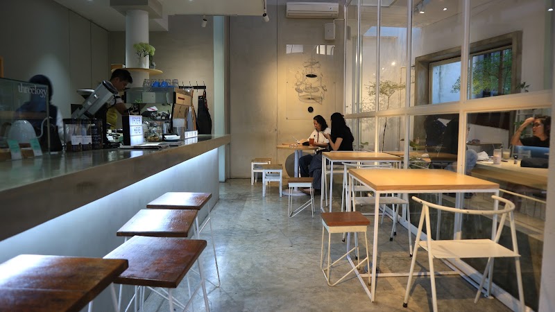 Threelogy Coffee - Ryan Pratama