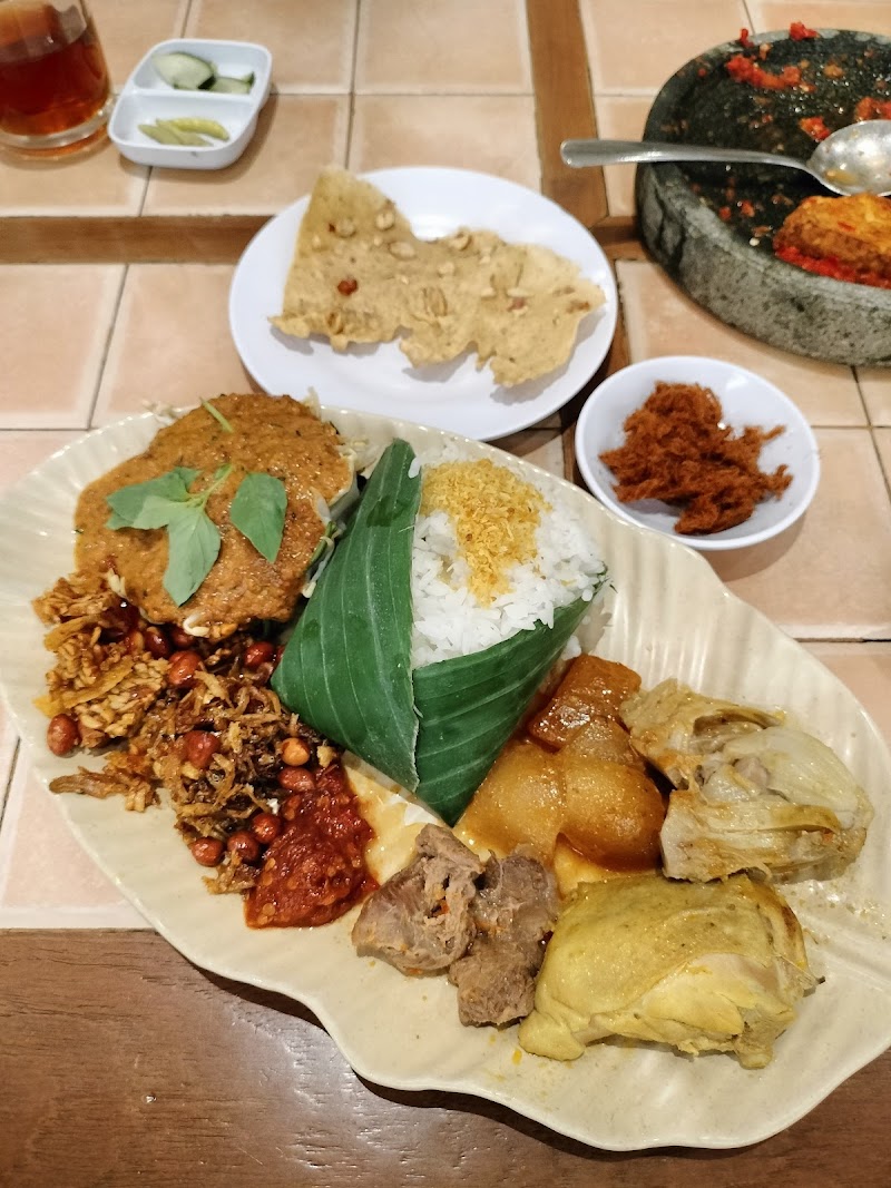 Bon Ami Restaurant - Dr. Soetomo - Ryan Pratama